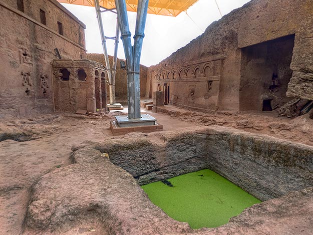 Bete-Maryam-left-and-Bete-Meskel-right-with-Baptismal-pool-in-between-in-northeastern-group-of-rock-hewn-churches-of-Lalibela