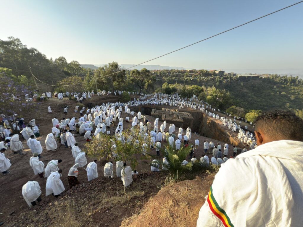 church-ceremony-in-lalibela-bete-giyorgis